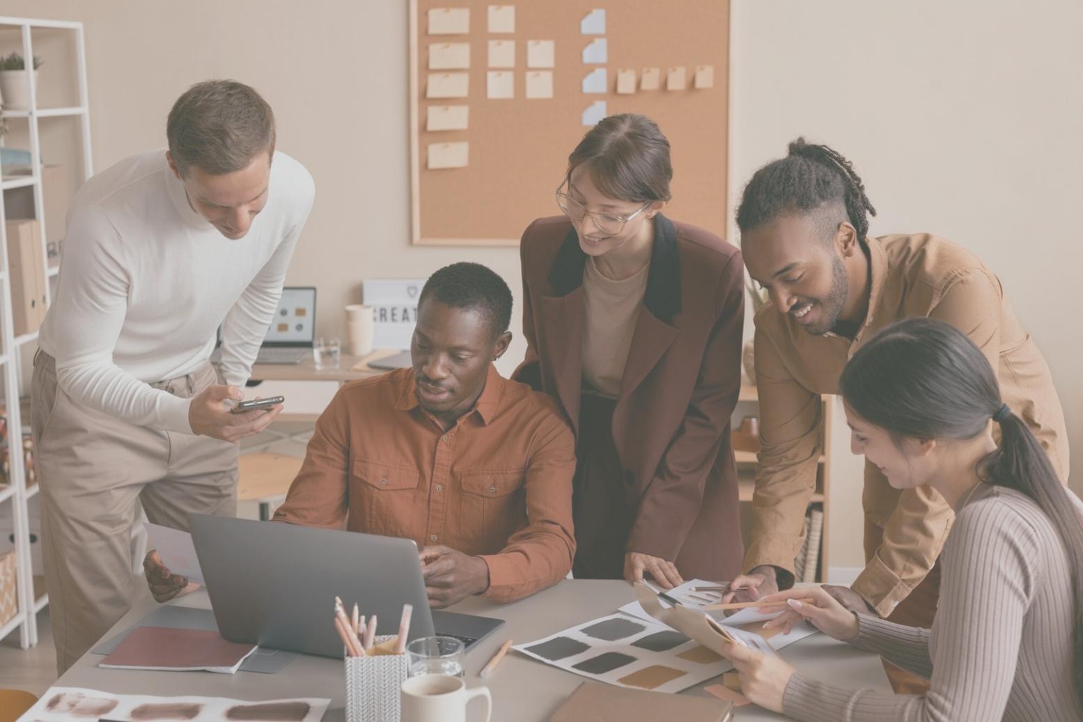 Analyse financière moderne avec graphiques et données